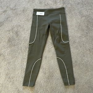 Outdoor voices women’s leggings size M